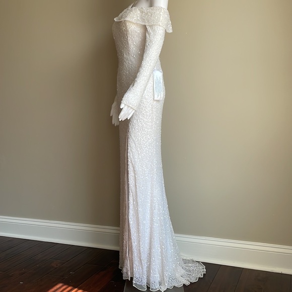 Mac Duggar Metallic One-shoulder Sheath Evening Gown In White - Picture 6 of 13